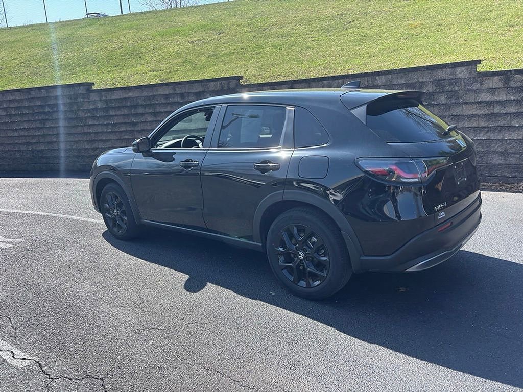 Used 2024 Honda HR-V Sport image 5