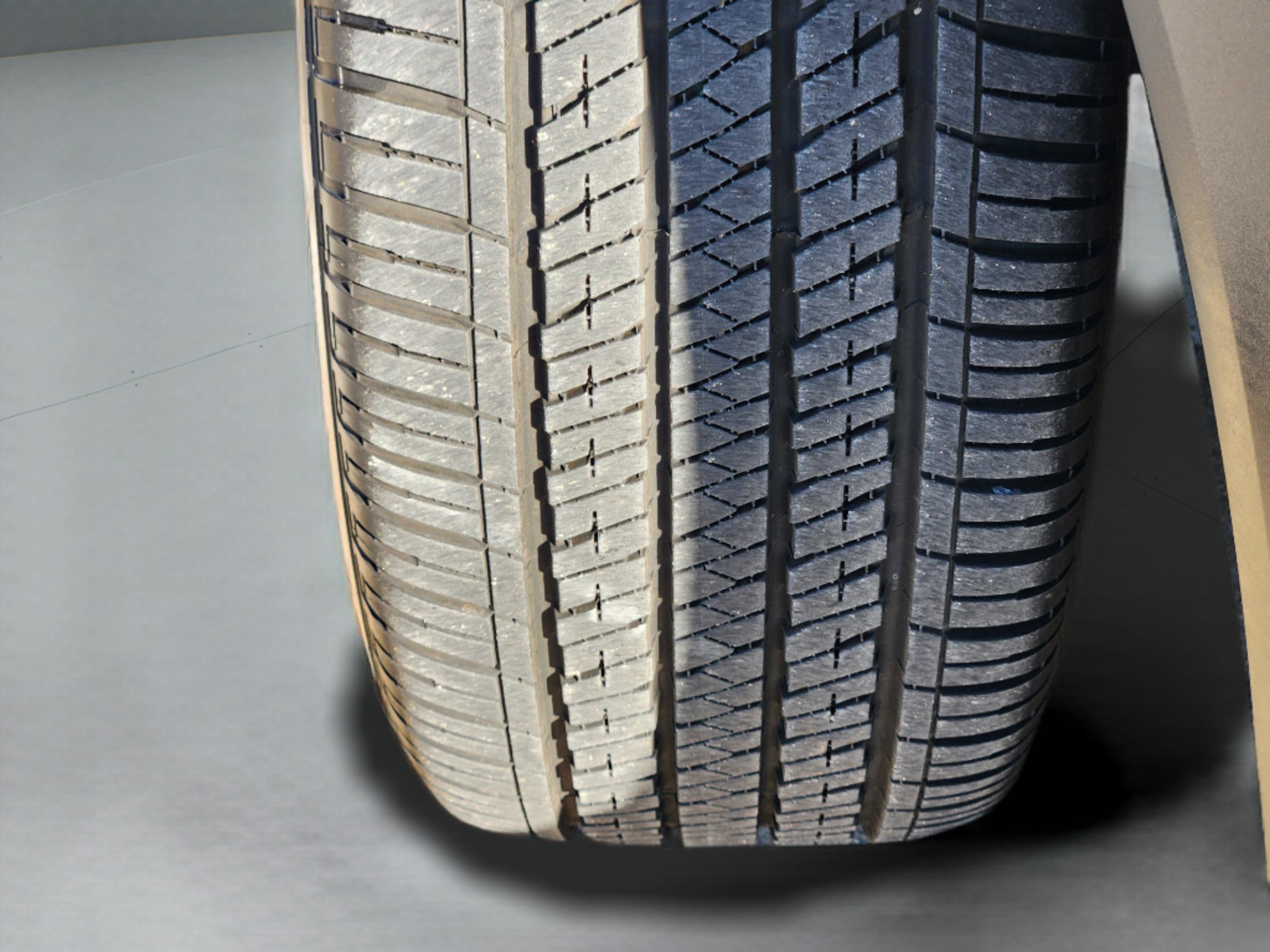 Certified 2025 Lexus UX 300h FWD image 40