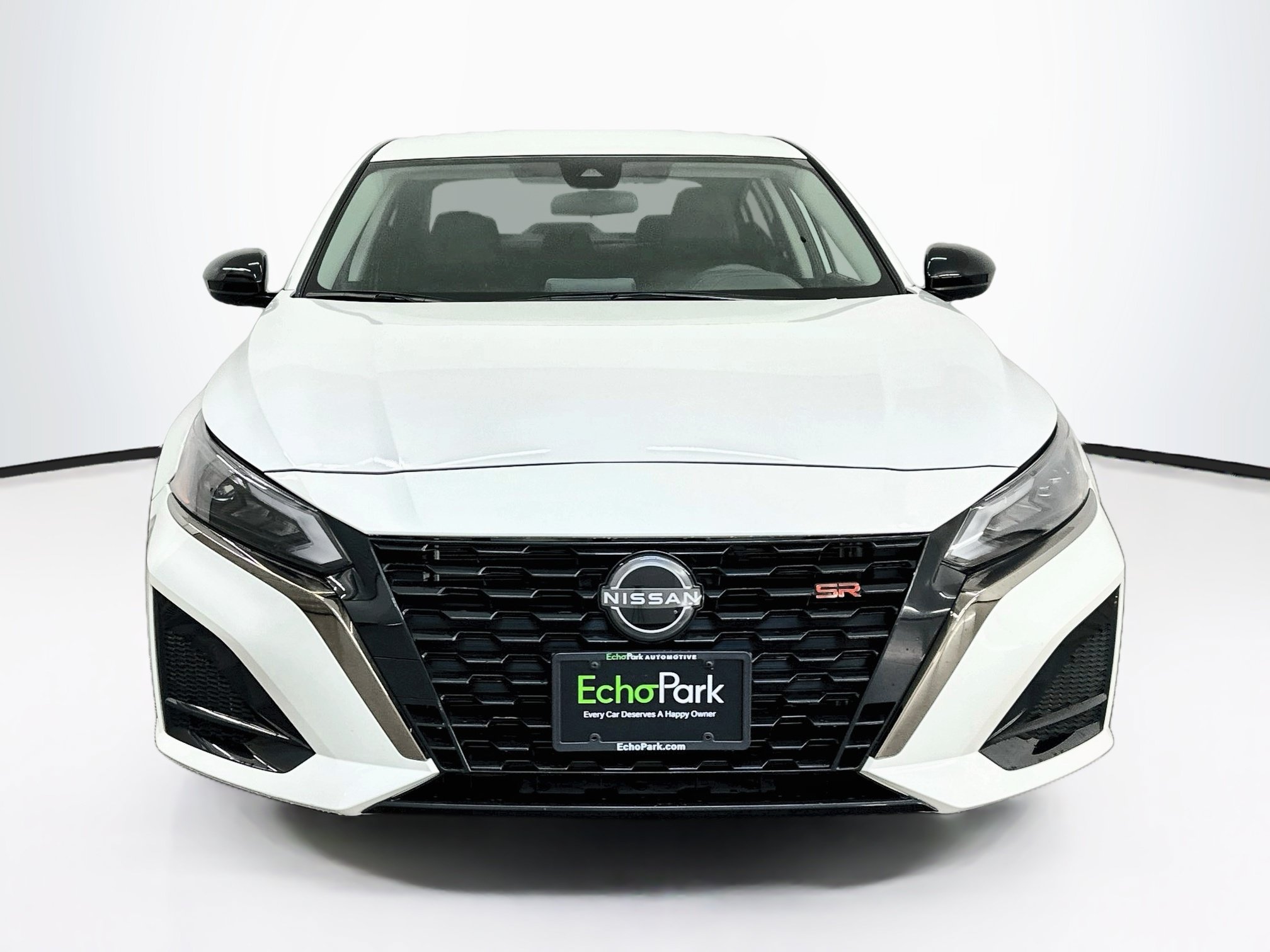 Used 2023 Nissan Altima 2.5 SR FWD image 2