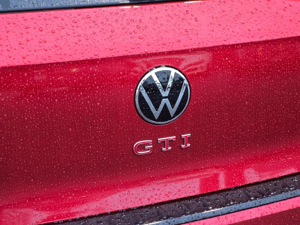New 2026 Volkswagen GTI SE FWD image 13