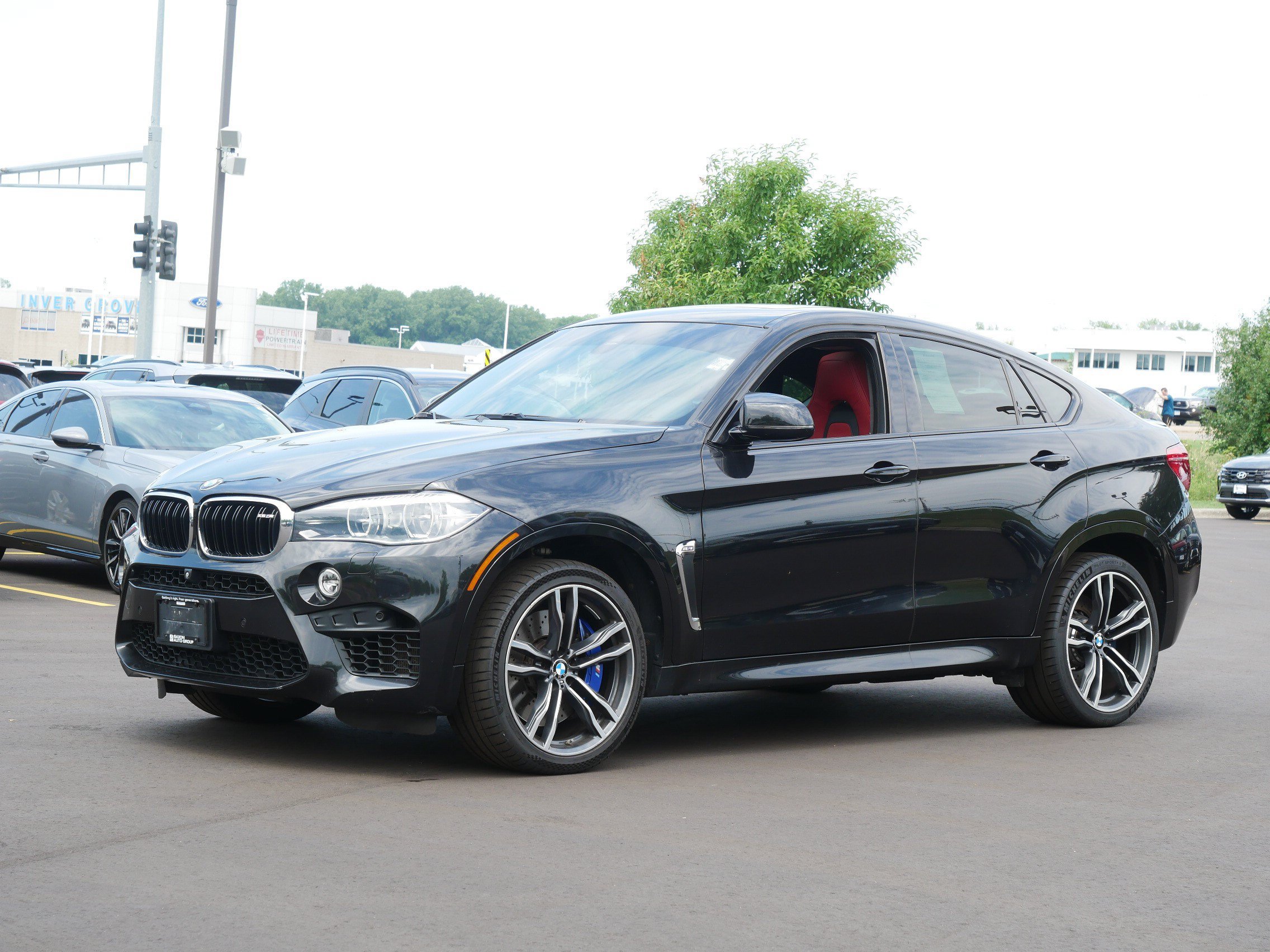 Used 2017 BMW X6 M AWD/4WD image 2