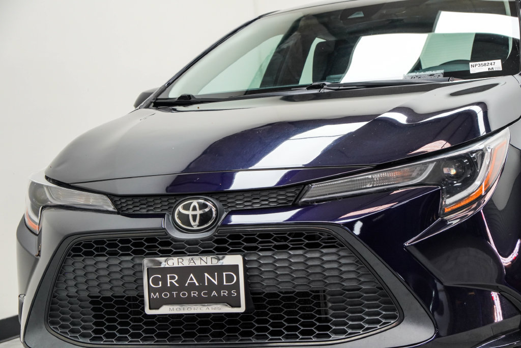 Used 2022 Toyota Corolla LE FWD image 2