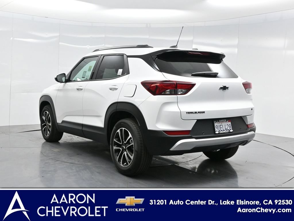 New 2025 Chevrolet TrailBlazer LT w/ Convenience Package FWD image 5