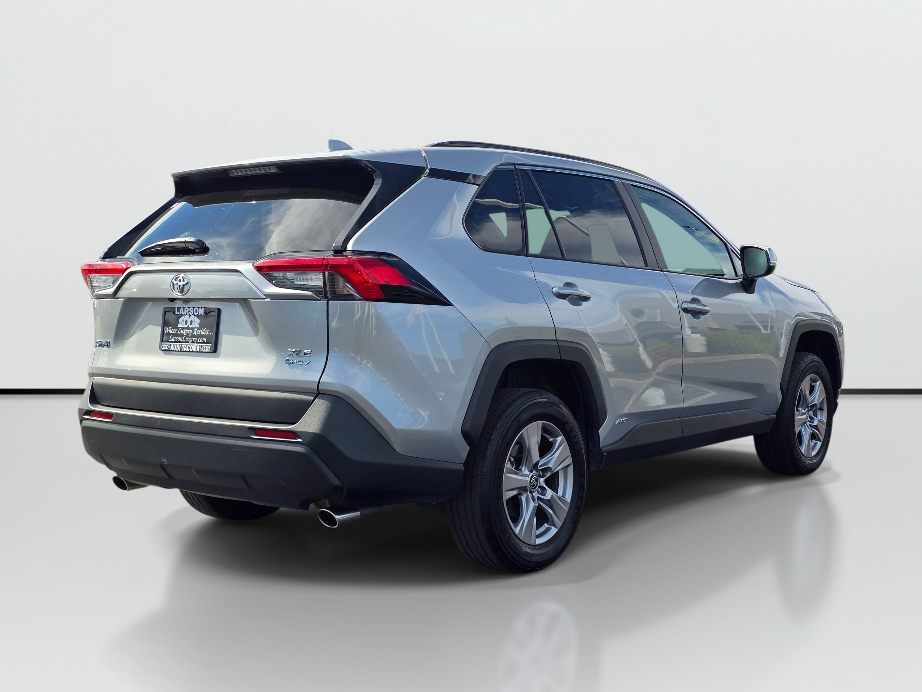 Used 2025 Toyota RAV4 XLE w/ Convenience Package AWD/4WD image 5