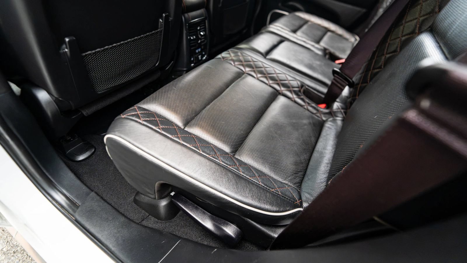 Used 2020 Jeep Grand Cherokee Summit AWD/4WD image 31