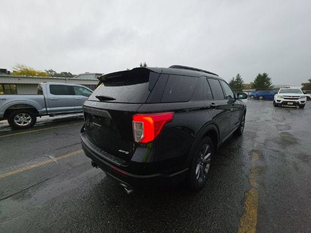 Certified 2023 Ford Explorer XLT w/ Equipment Group 202A AWD/4WD image 7