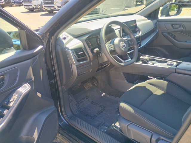 Used 2024 Nissan Rogue S AWD/4WD image 24