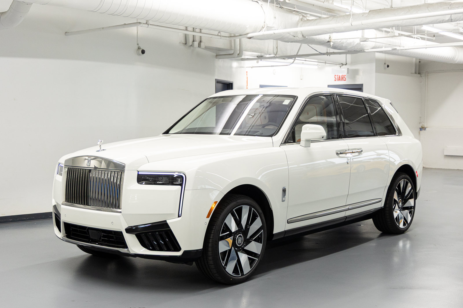 New 2027 Rolls-Royce Cullinan AWD/4WD image 1