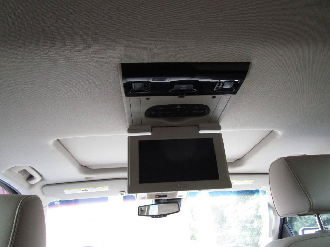 Used 2015 GMC Yukon Denali w/ Touring Package RWD image 17