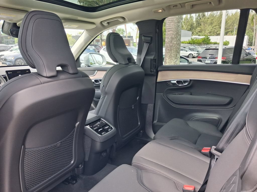 New 2026 Volvo XC90 B5 Core AWD/4WD image 5