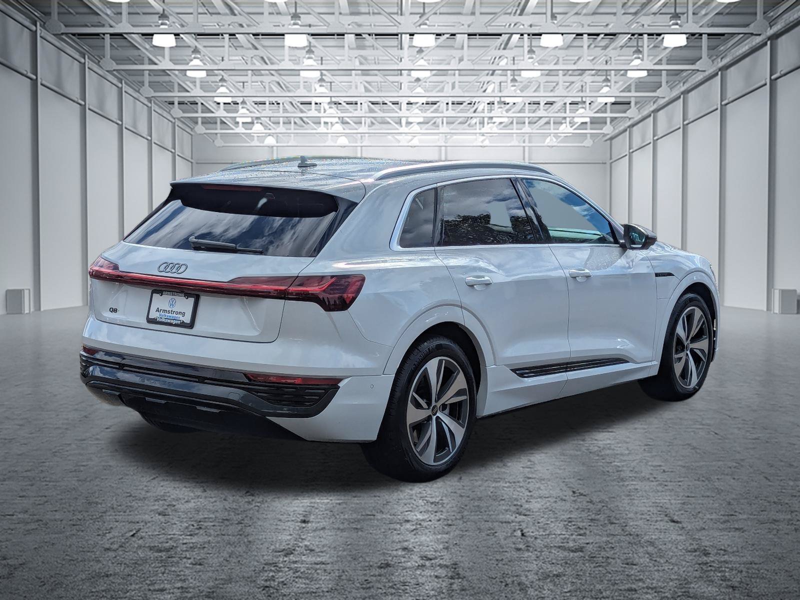 Used 2024 Audi Q8 e-tron Premium Plus w/ Premium Plus Package AWD/4WD image 5