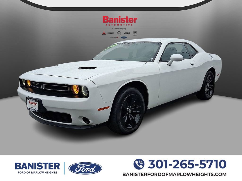 Used 2023 Dodge Challenger SXT RWD image 1