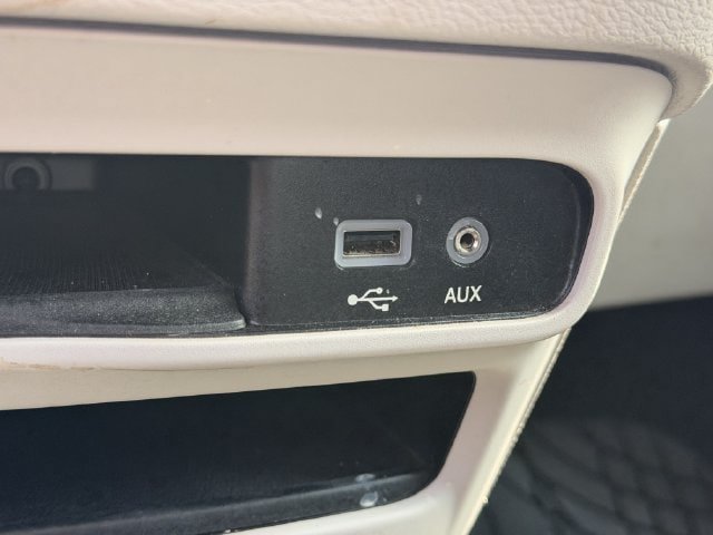 Used 2018 Chrysler Pacifica Touring-L w/ Tire & Wheel Group FWD image 19