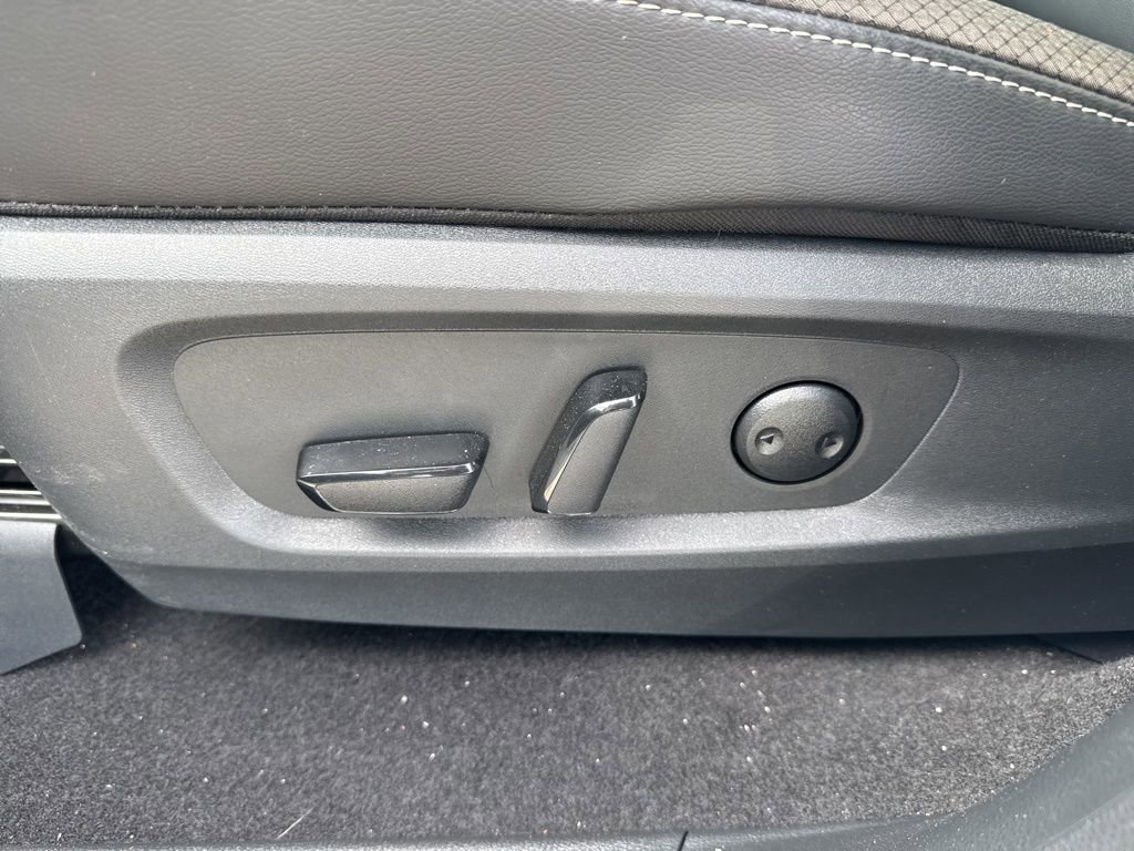 Used 2025 Nissan Pathfinder SL w/ Cargo Package image 26