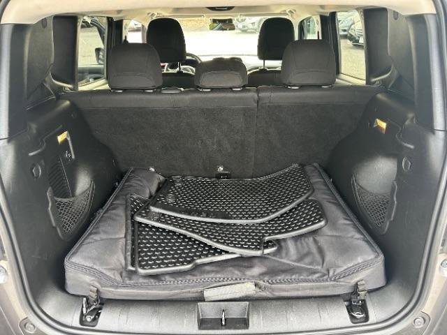 Used 2016 Jeep Renegade Trailhawk image 32