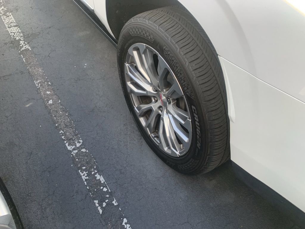 Used 2023 GMC Yukon XL Denali image 11