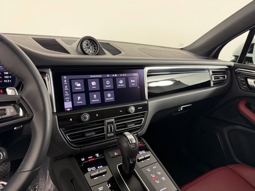 Certified 2026 Porsche Macan Turbo image 24
