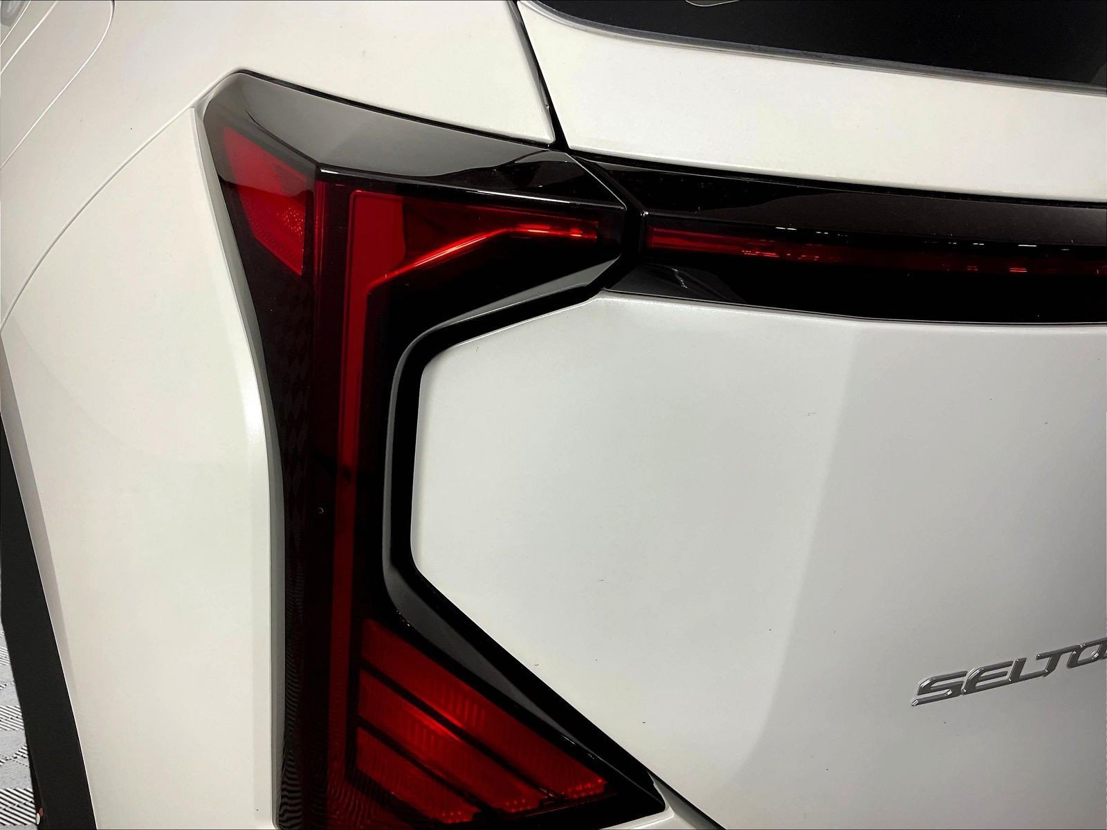 New 2027 Kia Seltos LX AWD/4WD image 14