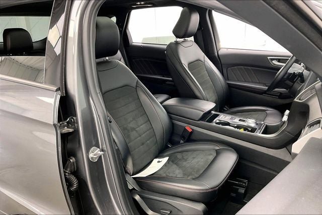 Used 2021 Ford Edge ST-Line w/ Class II Trailer Tow Package AWD/4WD image 7
