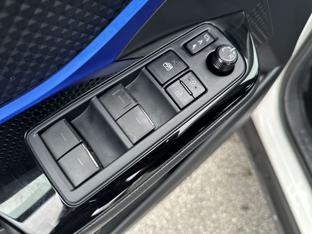 Used 2021 Toyota C-HR XLE FWD image 17