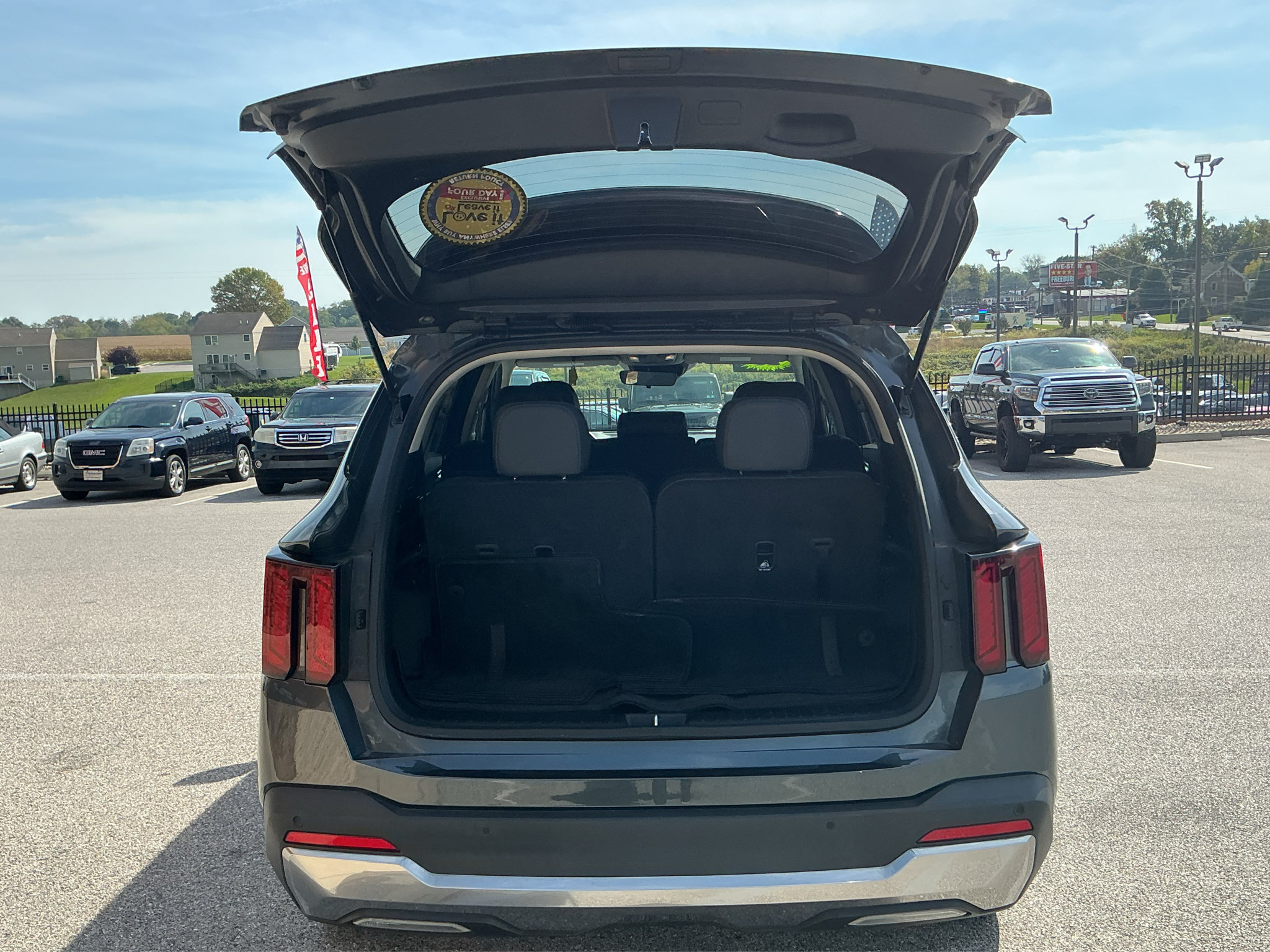 Used 2025 Kia Sorento S AWD/4WD image 5