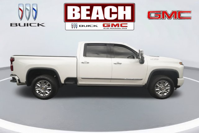 Used 2024 Chevrolet Silverado 2500 High Country w/ Technology Package AWD/4WD image 2