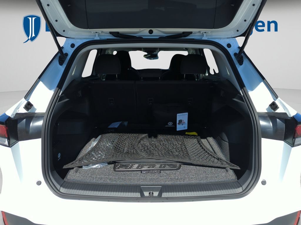 New 2026 Volkswagen Tiguan S FWD image 38