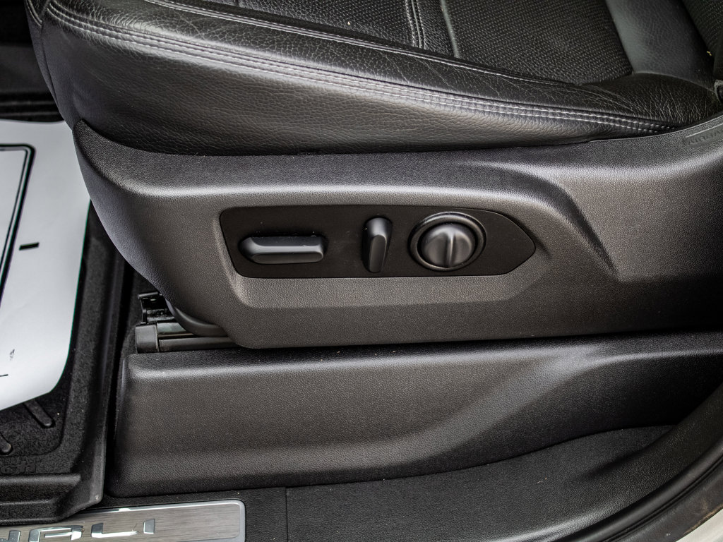 Used 2021 GMC Sierra 3500 Denali image 23