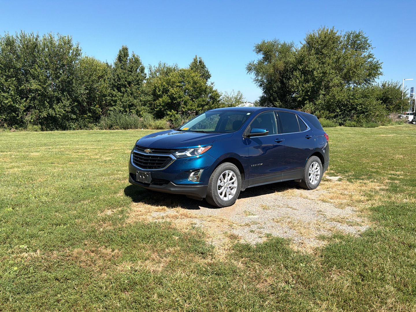 Used 2019 Chevrolet Equinox LT FWD image 2
