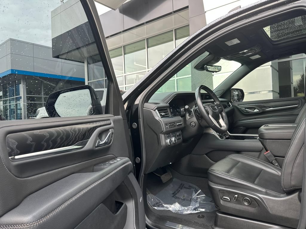 Used 2024 GMC Yukon Denali w/ Denali Reserve Package AWD/4WD image 22