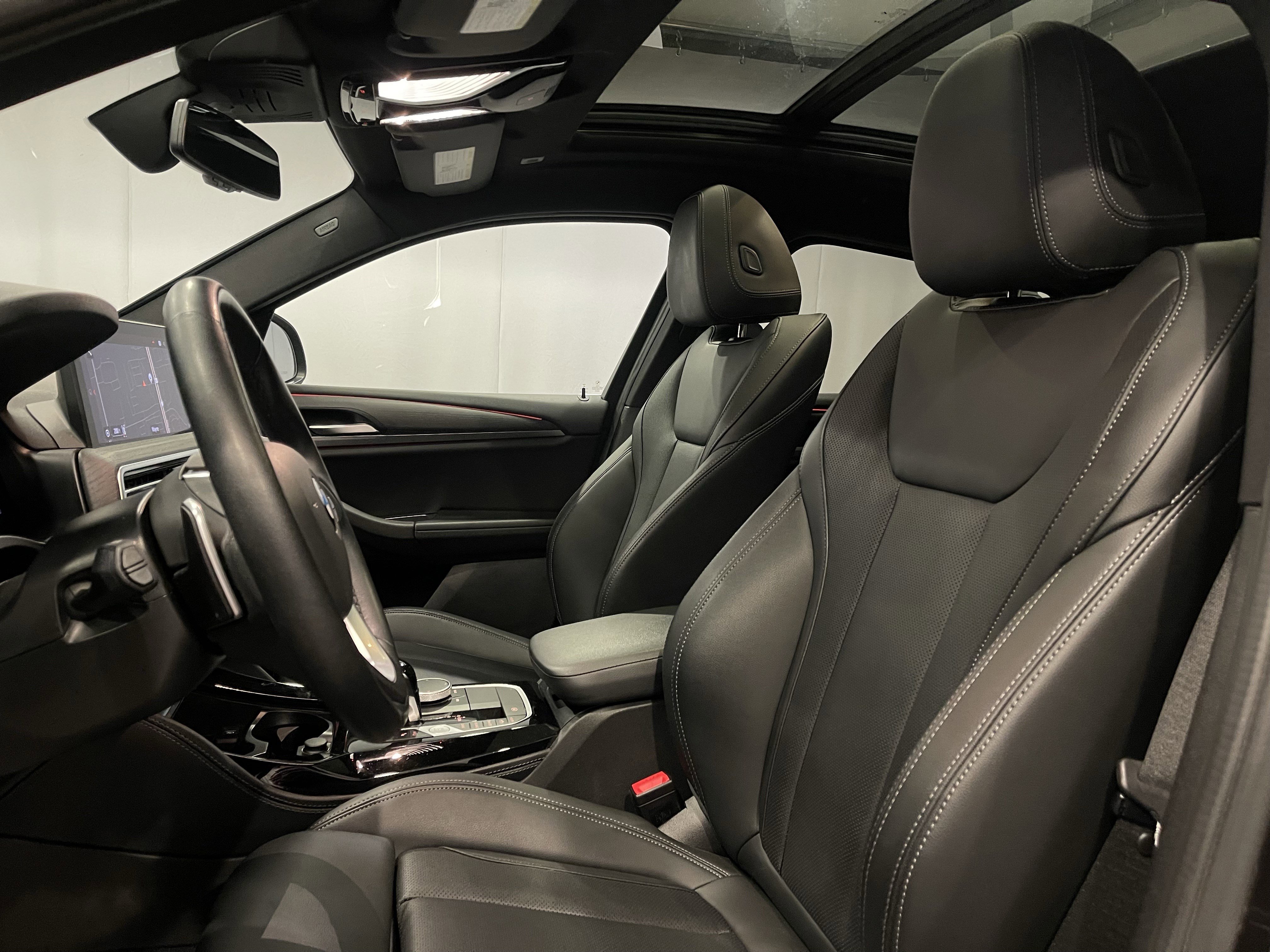 Certified 2023 BMW X4 xDrive30i w/ Premium Package image 14