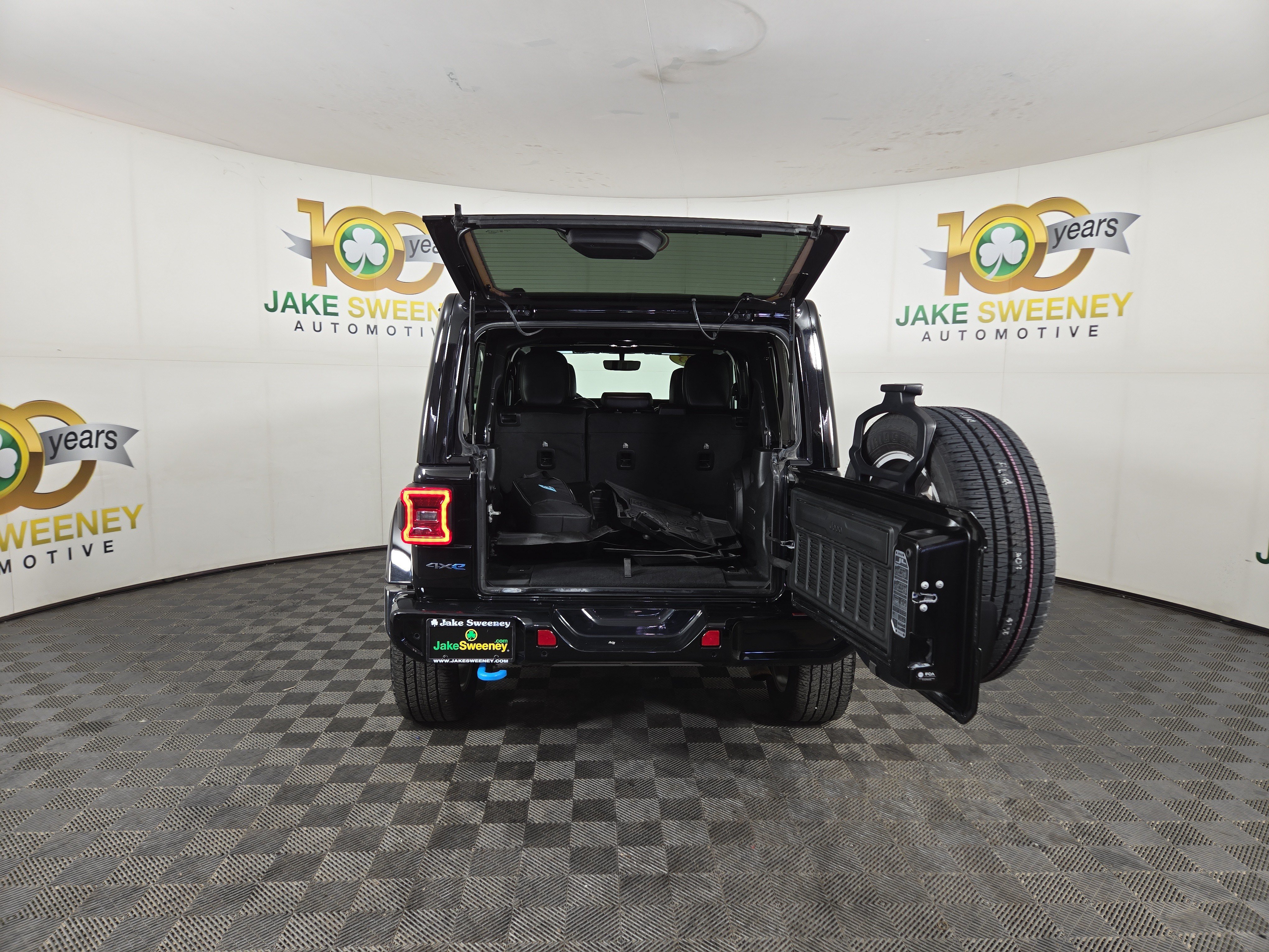 Certified 2023 Jeep Wrangler Unlimited Sahara AWD/4WD image 34