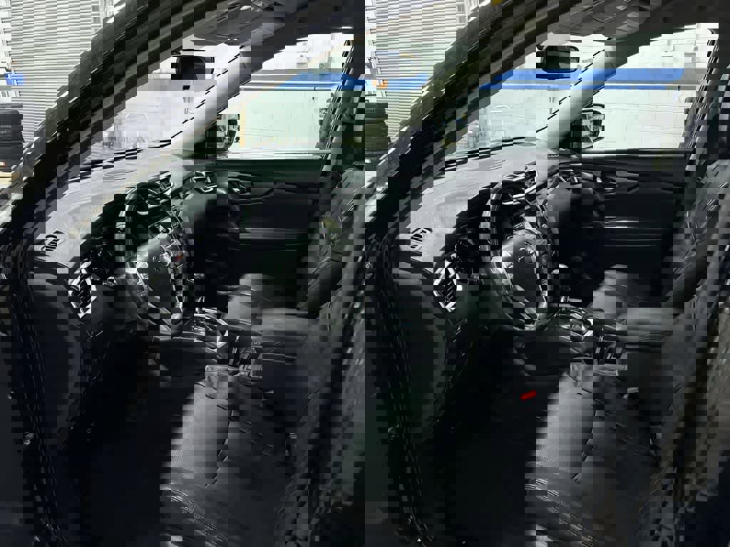 Used 2016 Nissan Rogue SL image 28