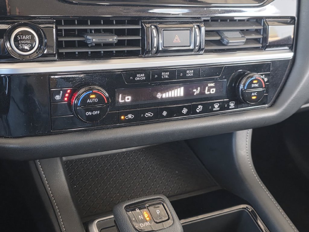 Used 2024 Nissan Pathfinder SV FWD image 17