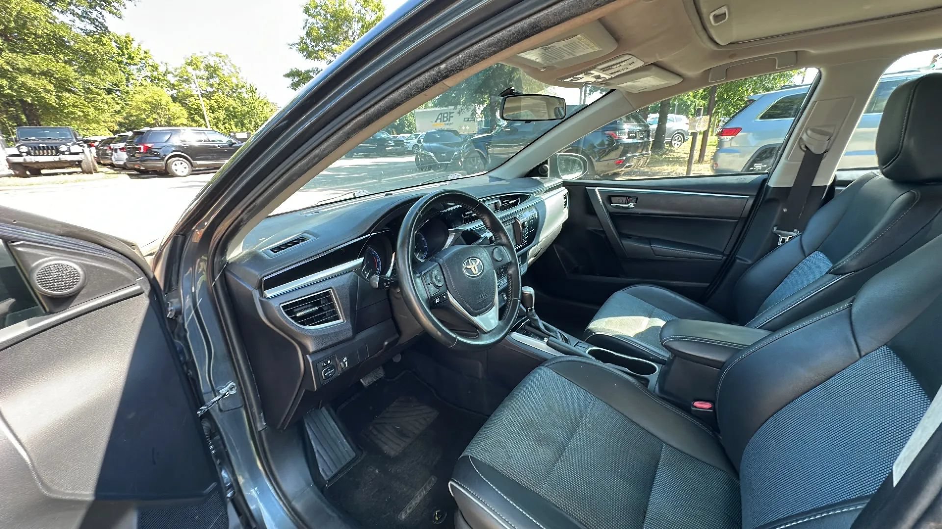 Used 2015 Toyota Corolla S w/ Driver Convenience Package FWD image 9