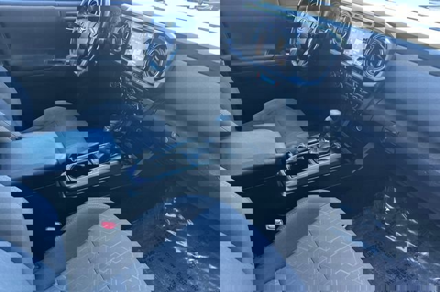 Used 2016 Toyota Tacoma TRD Off-Road w/ Premium & Technology Package image 17