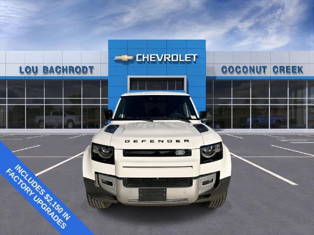 Used 2025 Land Rover Defender 110 S AWD/4WD image 3