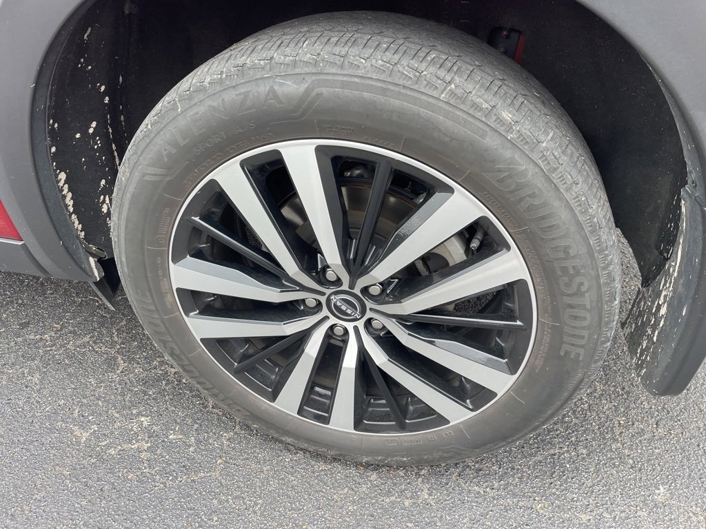 Used 2024 Nissan Pathfinder Platinum image 12