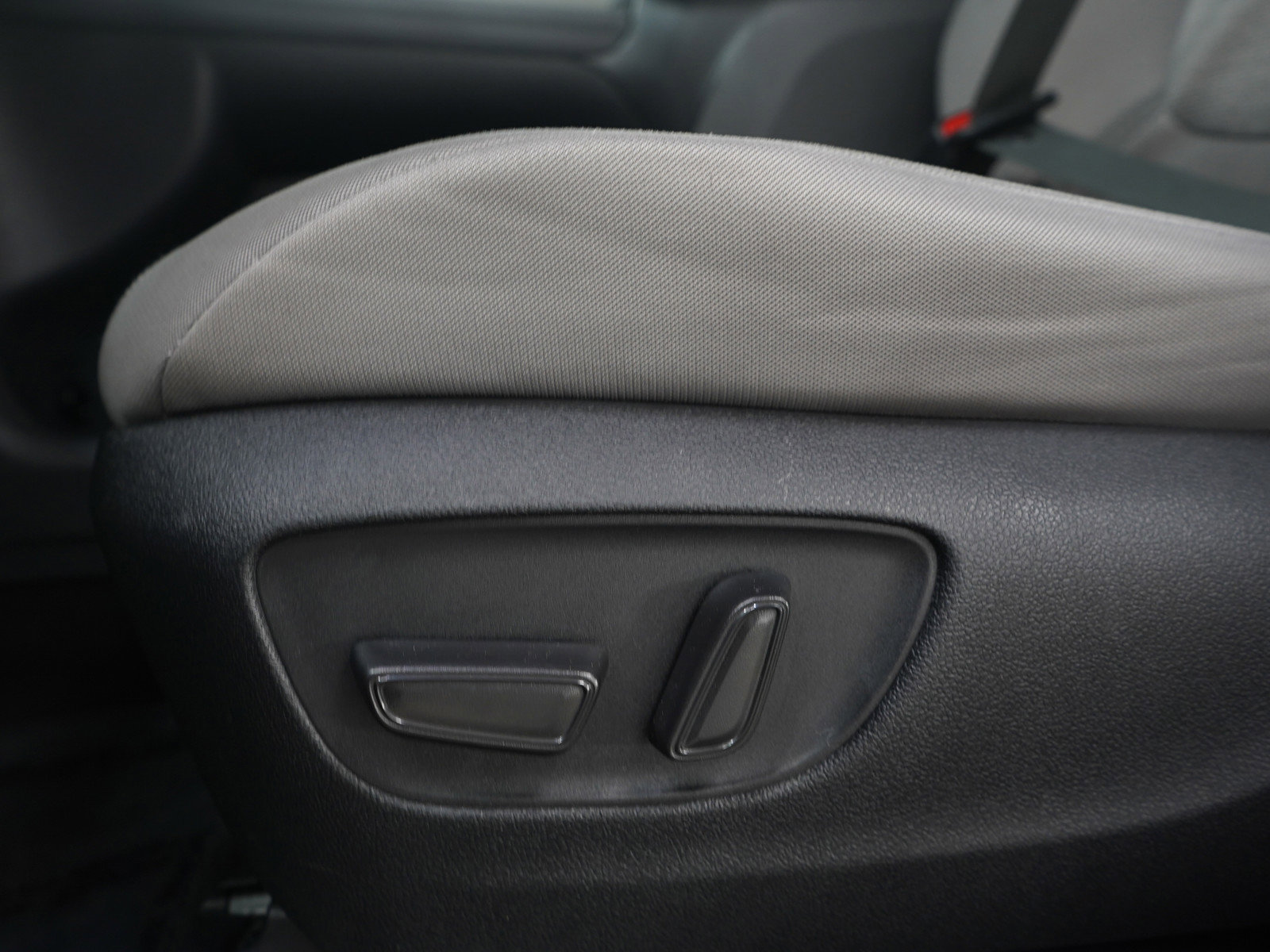 Used 2024 Toyota Sienna LE image 24