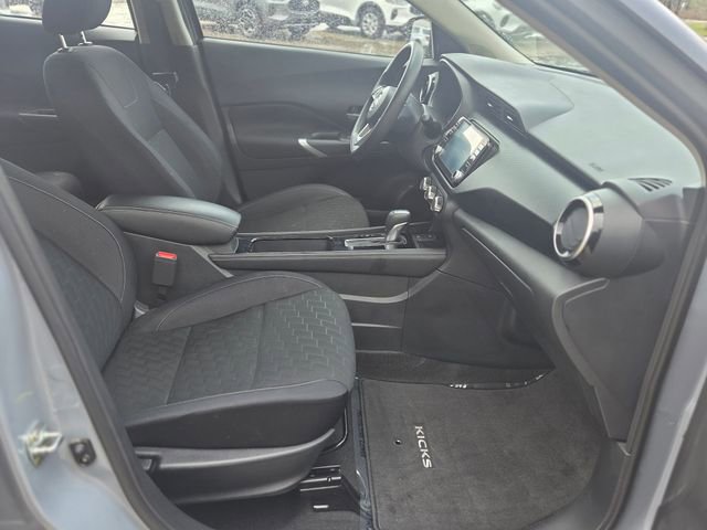 Used 2023 Nissan Kicks SV image 16