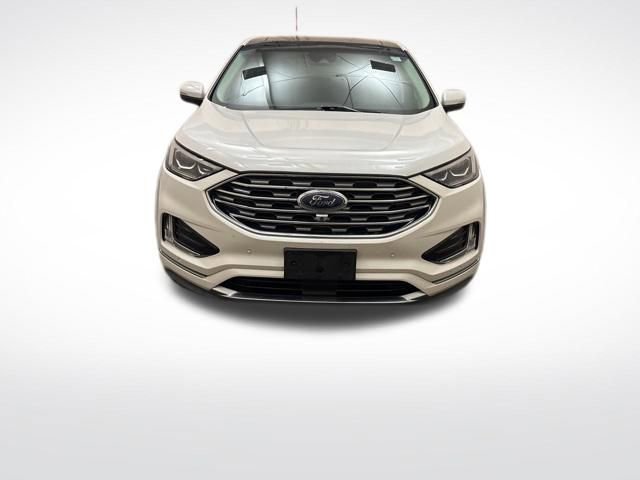 Used 2019 Ford Edge Titanium w/ Equipment Group 301A FWD image 2