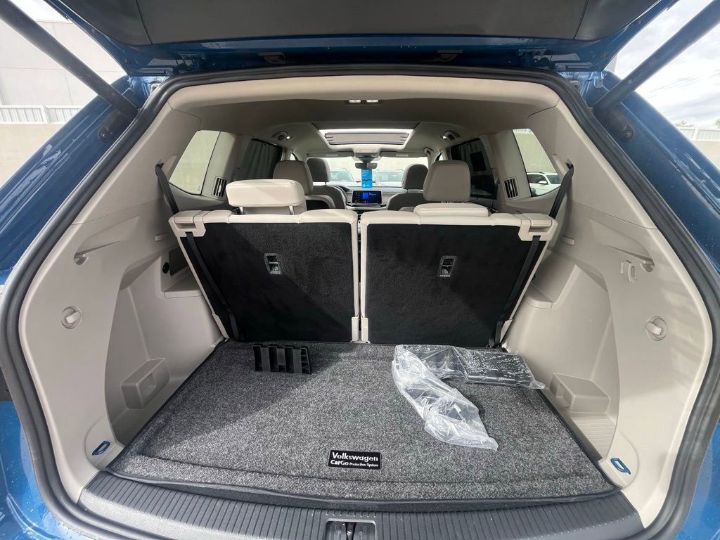 Certified 2025 Volkswagen Atlas SEL image 6