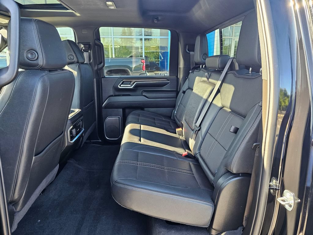 Used 2024 Chevrolet Silverado 2500 High Country w/ High Country Premium Package AWD/4WD image 17