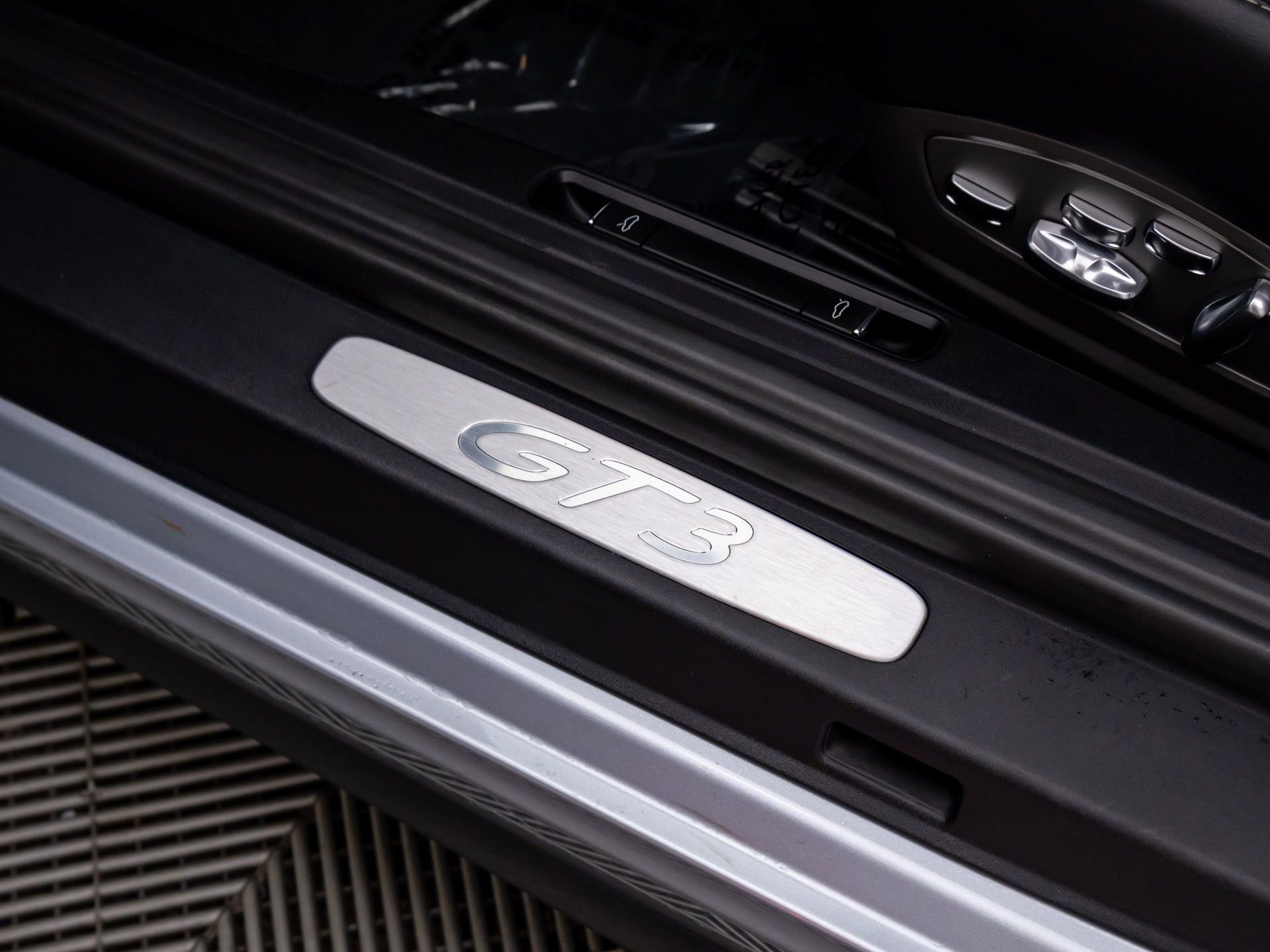 Used 2015 Porsche 911 GT3 image 16