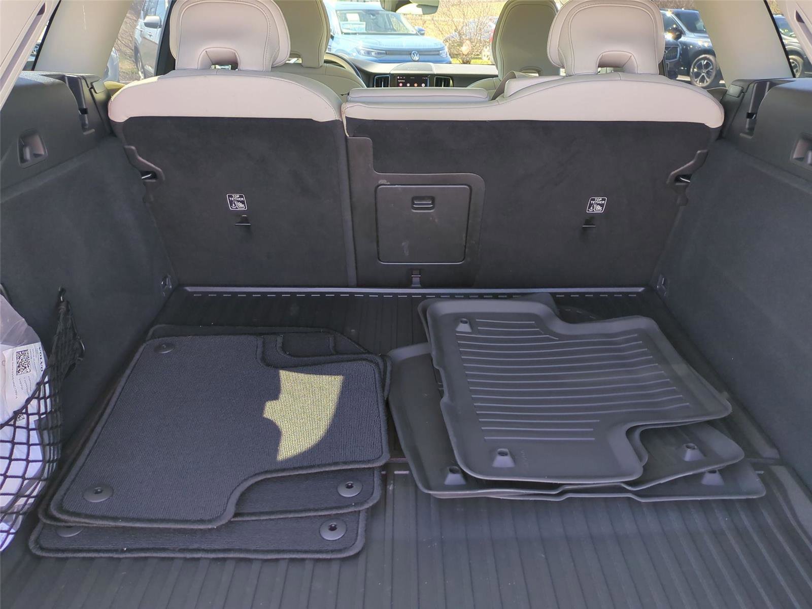 Used 2025 Volvo XC60 T8 Ultra w/ Protection Package Premier image 22