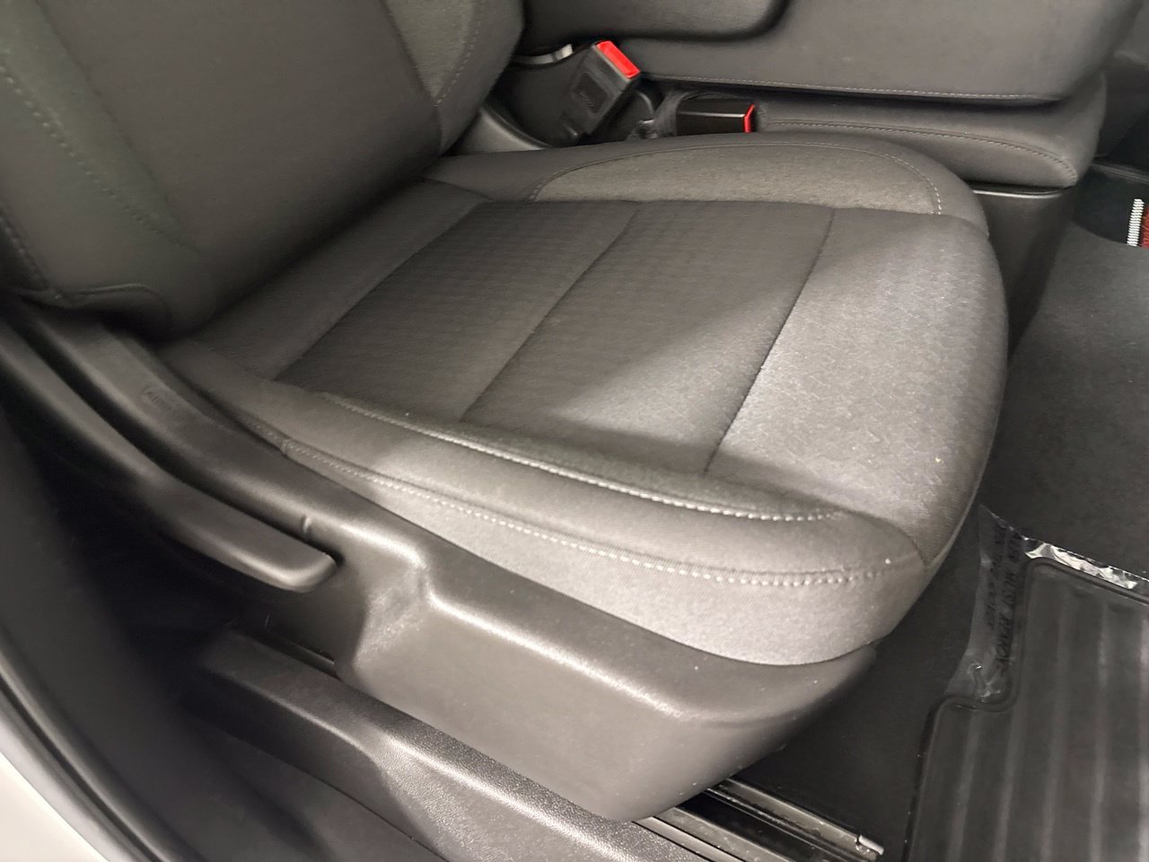 Used 2023 Chevrolet Silverado 1500 LT AWD/4WD image 30