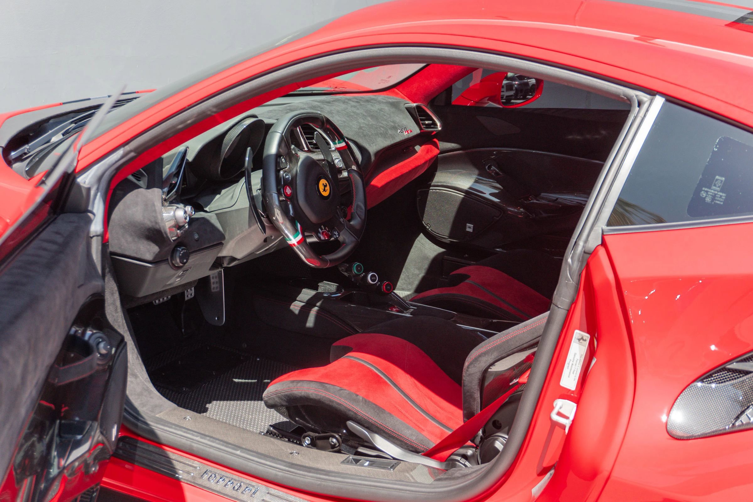 Used 2019 Ferrari 488 Pista Coupe RWD image 77