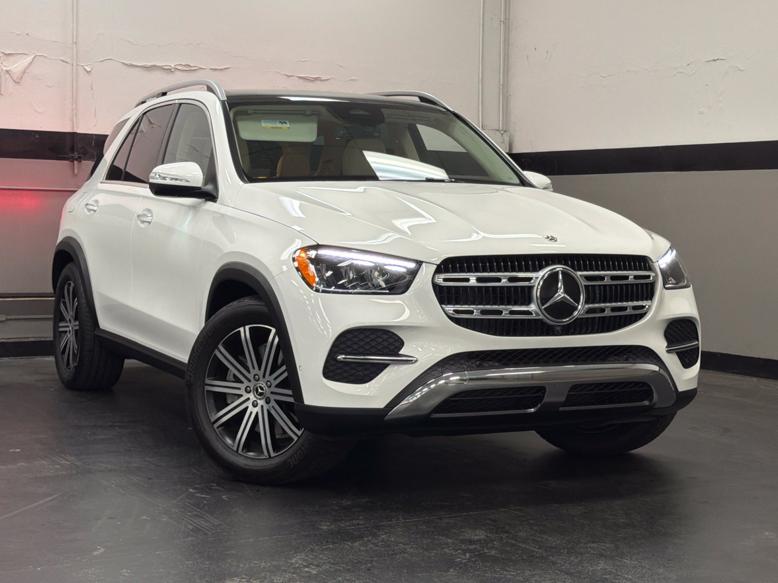 Used 2026 Mercedes-Benz GLE 450e 4MATIC image 2