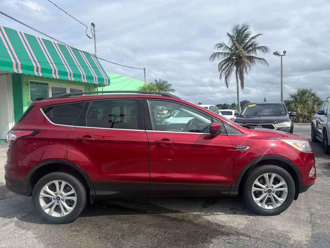 Used 2018 Ford Escape SEL FWD image 16