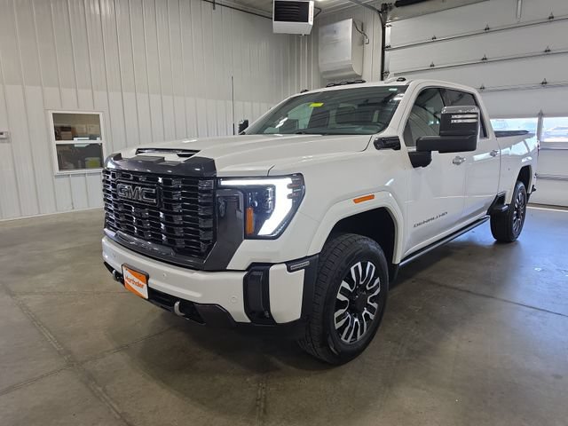 Used 2024 GMC Sierra 2500 Denali Ultimate w/ Max Trailering Package AWD/4WD image 4